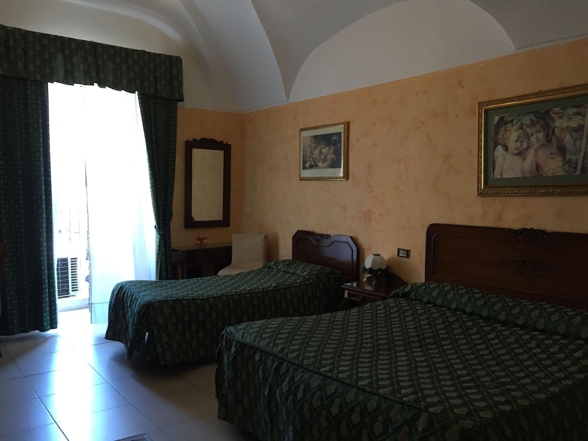 Hotel Centrale Europa Katanya Dış mekan fotoğraf