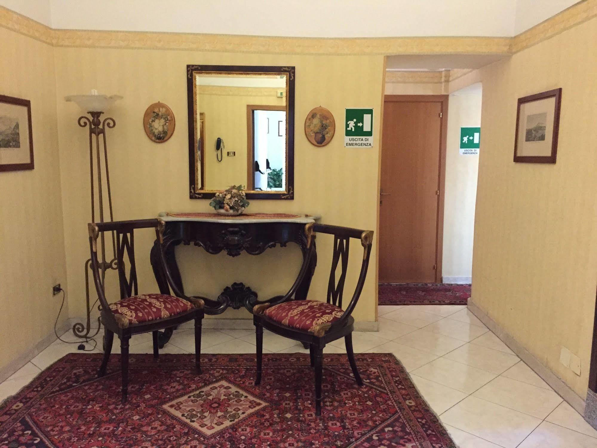 Hotel Centrale Europa Katanya Dış mekan fotoğraf